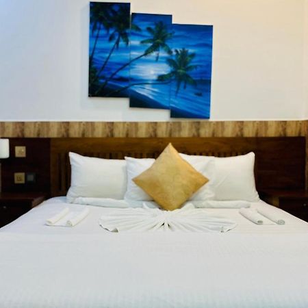 Hotel Venturo Maldives Maafushi Exterior foto