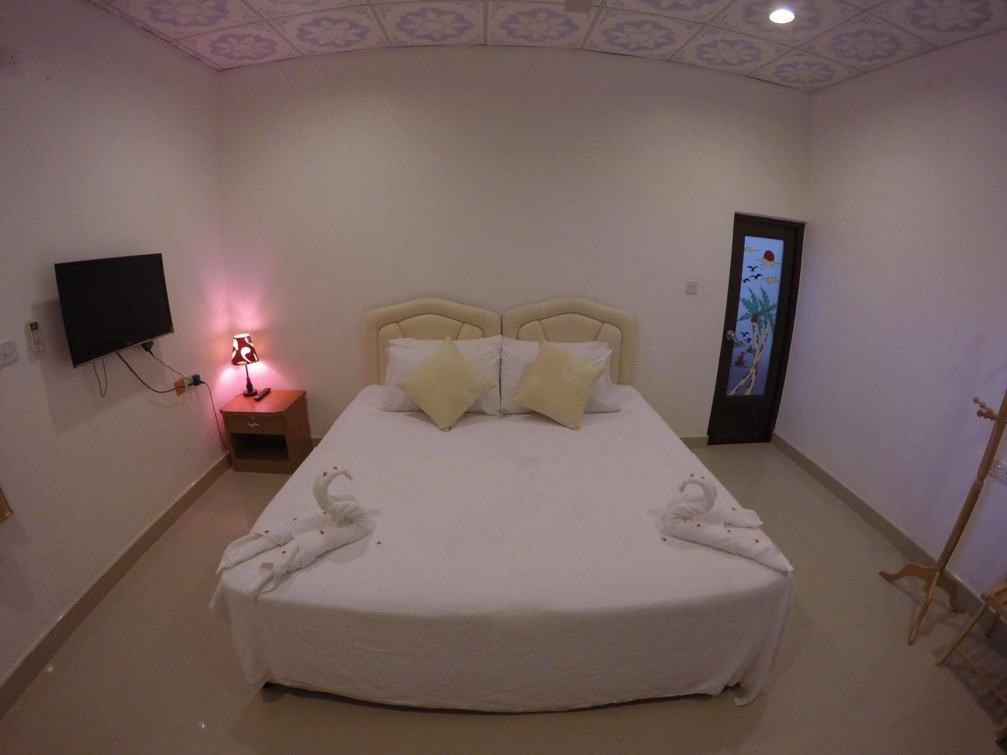 Hotel Venturo Maldives Maafushi Exterior foto