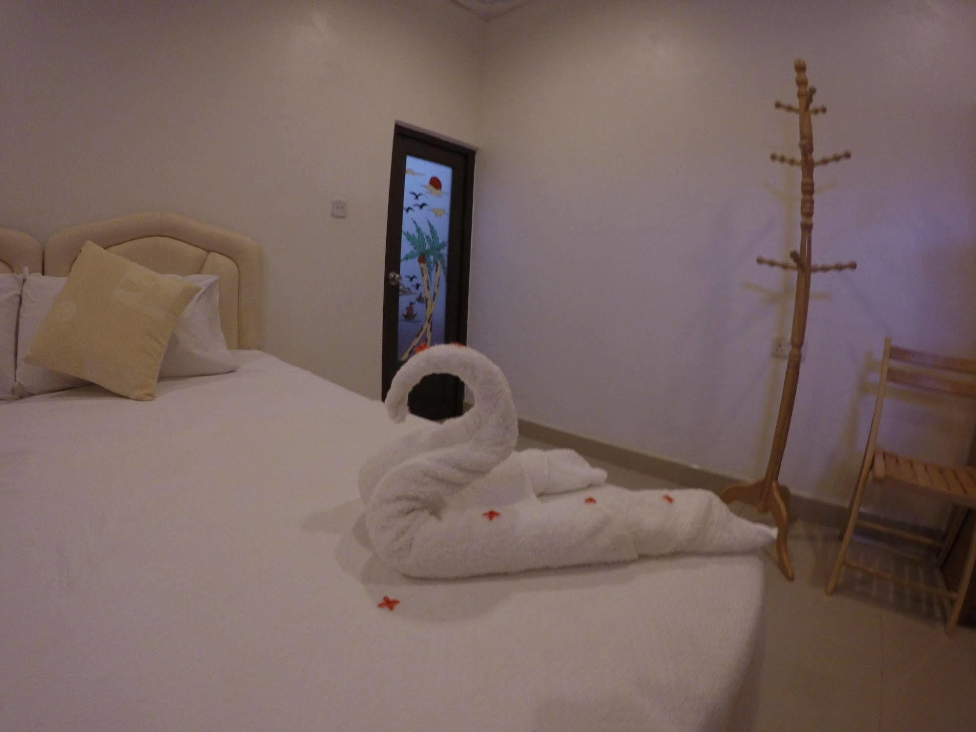 Hotel Venturo Maldives Maafushi Exterior foto
